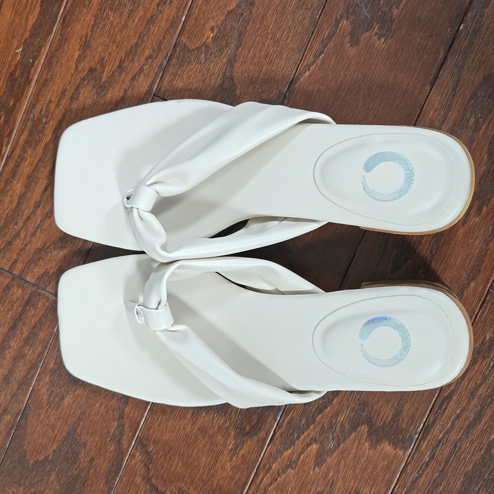 Ladies sandals